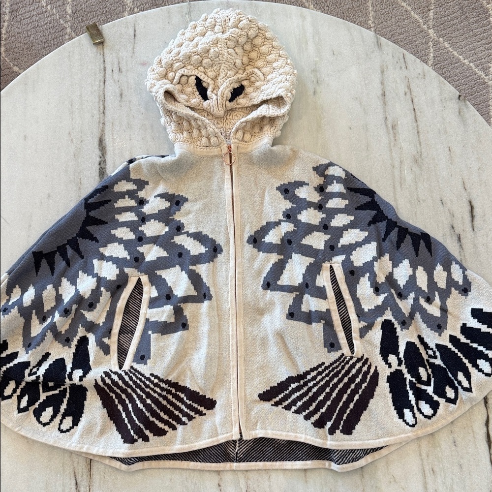 Rare H&M Hooded Knit Owl Poncho